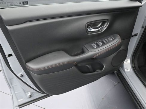 Certified 2025 Honda HR-V Sport image 25
