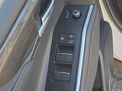 New 2026 Toyota Highlander Limited image 17