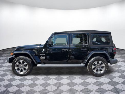 Used 2018 Jeep Wrangler Unlimited Sahara AWD/4WD image 2