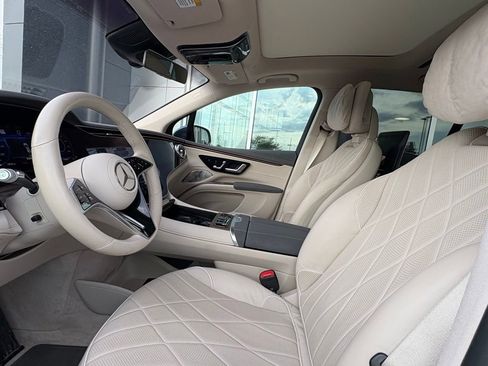 Used 2023 Mercedes-Benz EQS 580 4MATIC SUV image 11