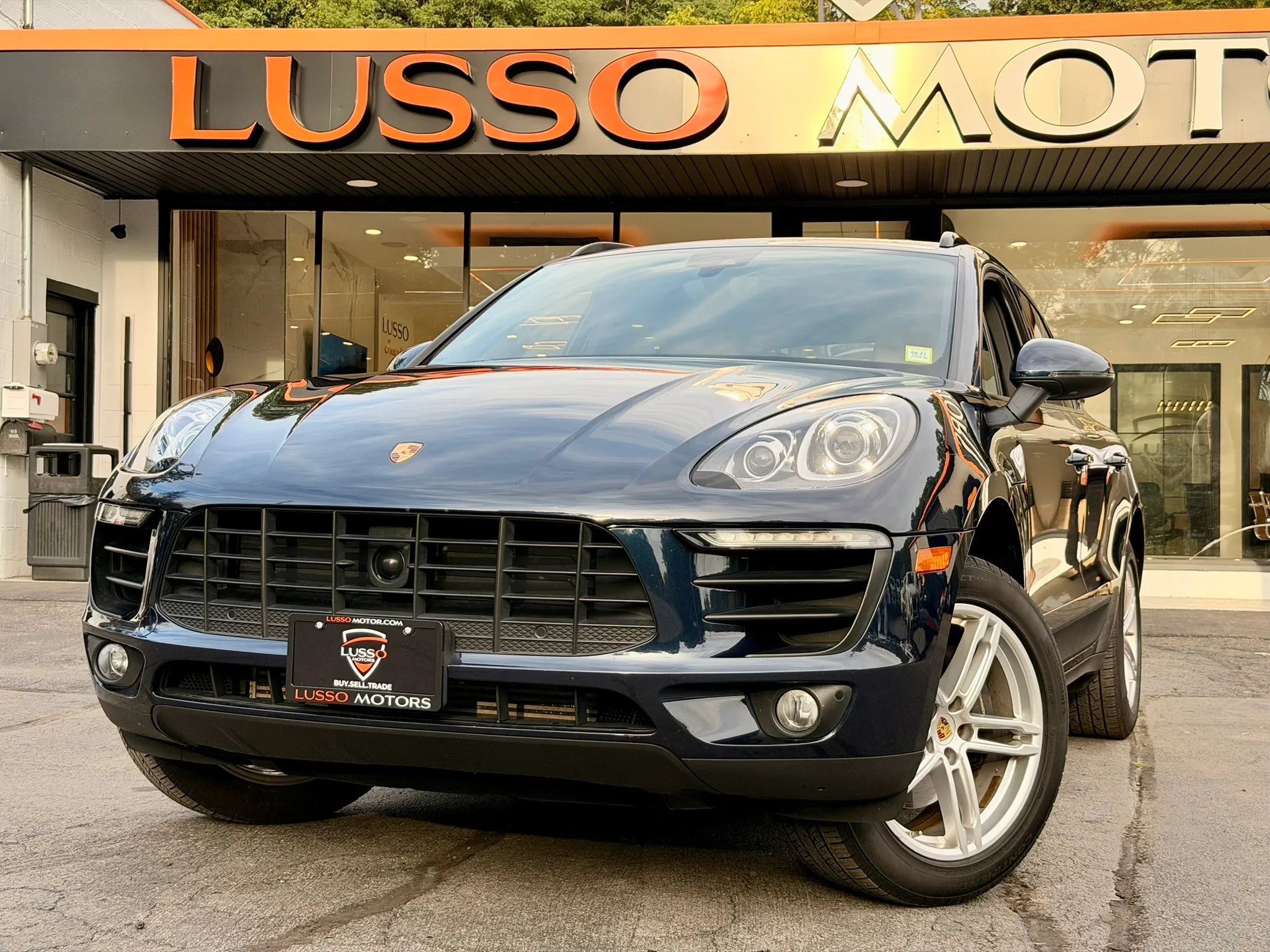 Used 2018 Porsche Macan Sport Edition AWD/4WD image 1