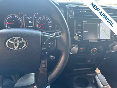 Used 2021 Toyota 4Runner TRD Off-Road Premium AWD/4WD image 22