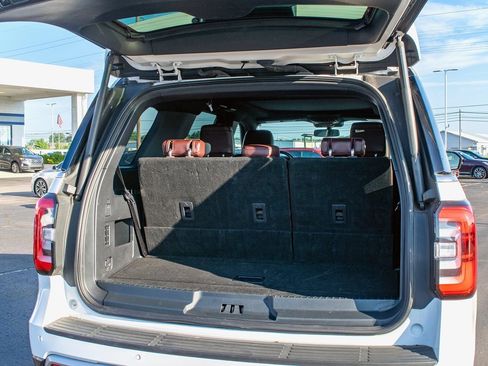 Used 2024 Ford Expedition Limited image 5