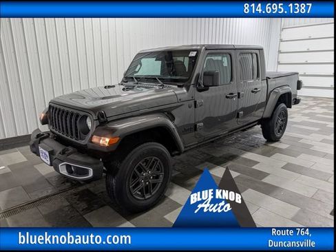 Used 2024 Jeep Gladiator Sport AWD/4WD image 1