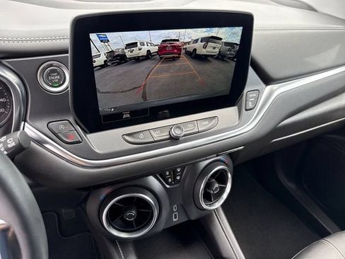 Used 2024 Chevrolet Blazer LT FWD image 19