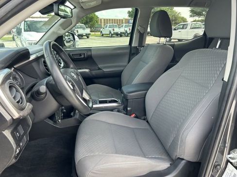 Used 2022 Toyota Tacoma SR5 RWD image 27