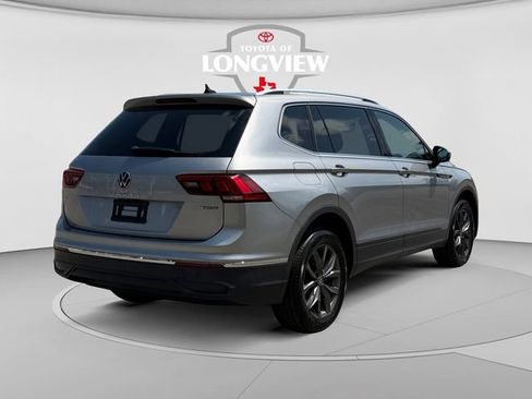 Used 2022 Volkswagen Tiguan SE w/ Panoramic Sunroof Package AWD/4WD image 5