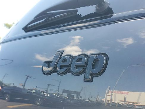 Certified 2024 Jeep Grand Cherokee L Laredo image 7