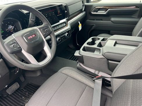 New 2026 GMC Sierra 2500 SLE w/ SLE Value Package; AWD/4WD image 7