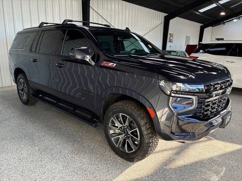 Used 2024 Chevrolet Suburban Z71 w/ Luxury Package image 4