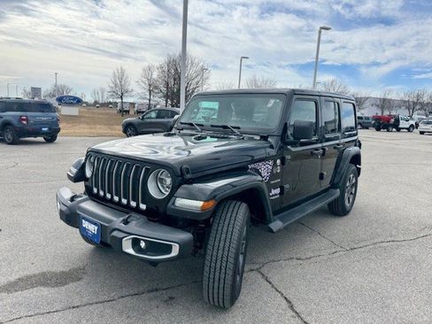 Used 2020 Jeep Wrangler Unlimited Sahara image 3