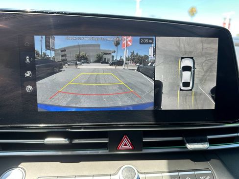 Used 2024 Hyundai Elantra Limited FWD image 32