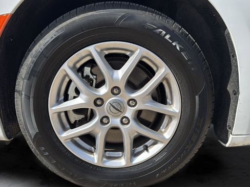 Used 2023 Chrysler Voyager LX FWD image 29