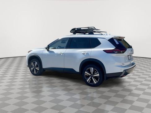 Certified 2025 Nissan Rogue SL w/ Tech Package FWD image 7