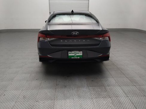 Used 2023 Hyundai Elantra SEL w/ Convenience Package FWD image 6