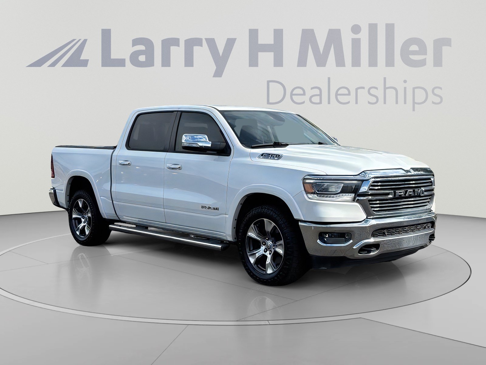 Used 2019 RAM 1500 Laramie AWD/4WD image 8