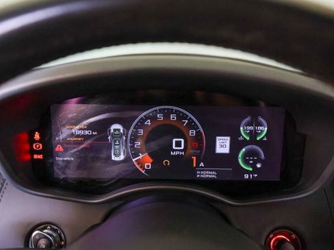 Used 2018 McLaren 570S RWD image 24