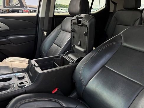 Used 2021 Chevrolet Traverse LT AWD/4WD image 32