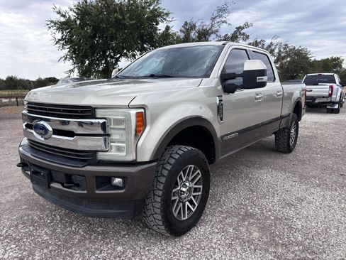 Used 2017 Ford F250 King Ranch w/ King Ranch Ultimate Package AWD/4WD image 1
