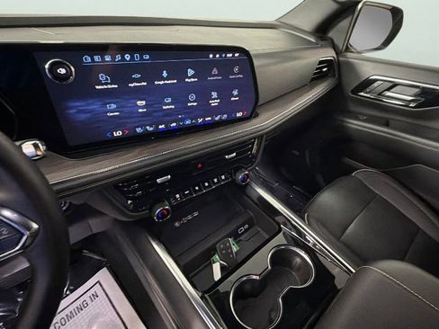 Certified 2025 Chevrolet Suburban Premier AWD/4WD image 19