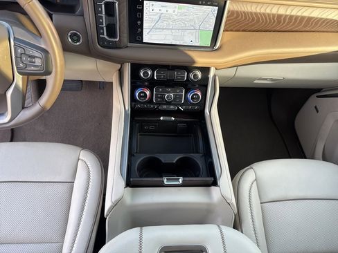 Used 2023 GMC Yukon XL Denali image 13