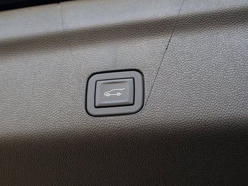 New 2026 GMC Yukon XL Denali w/ Sun & Power Step Package AWD/4WD image 21