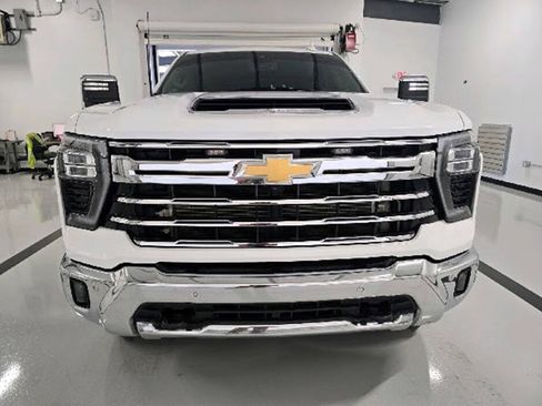 Used 2024 Chevrolet Silverado 2500 LTZ w/ LTZ Plus Package AWD/4WD image 4