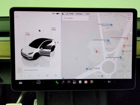 Used 2023 Tesla Model Y Performance AWD/4WD image 23