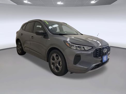 Used 2023 Ford Escape ST-Line w/ Tech Pack #1 FWD image 5