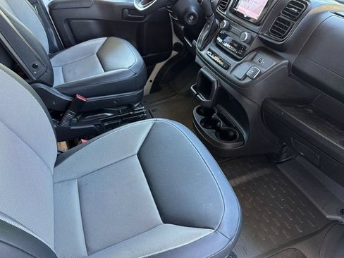 Used 2025 RAM ProMaster 2500 w/ Convenience Group FWD image 22
