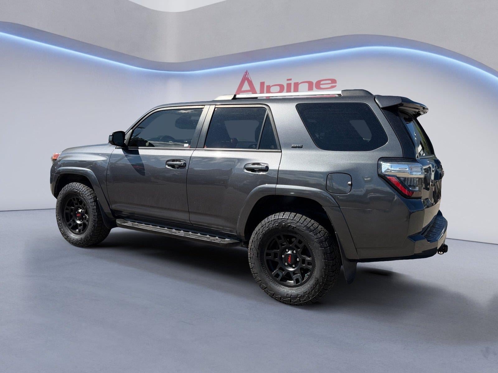 Used 2023 Toyota 4Runner SR5 AWD/4WD image 3