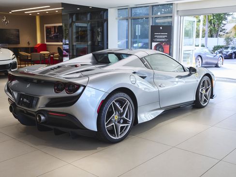 Used 2023 Ferrari F8 Tributo image 17