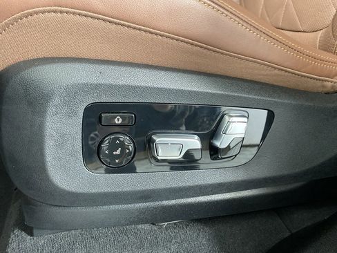 Used 2026 BMW X5 xDrive40i w/ Climate Comfort Package image 12