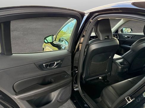 Used 2020 Volvo S60 T5 Momentum w/ Protection Package Premier image 12