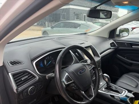 Used 2015 Ford Edge Titanium w/ Technology Package FWD image 6