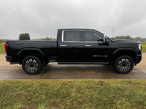 Used 2024 GMC Sierra 2500 Denali Ultimate w/ Max Trailering Package image 8