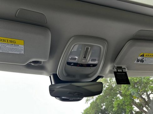 Certified 2025 Volvo XC90 T8 Plus image 17