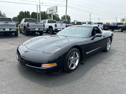 Used 2002 Chevrolet Corvette Coupe w/ Preferred Equipment Group1 RWD image 1