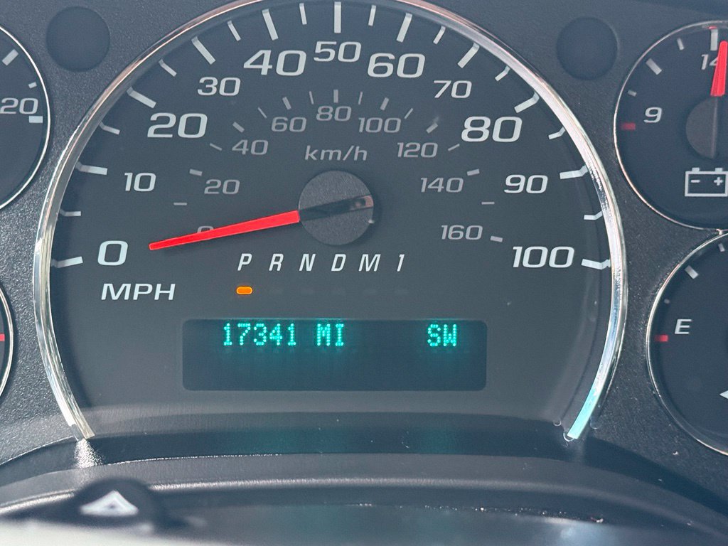 Used 2025 Chevrolet Express 3500 LT w/ LT Preferred Equipment Group RWD image 23