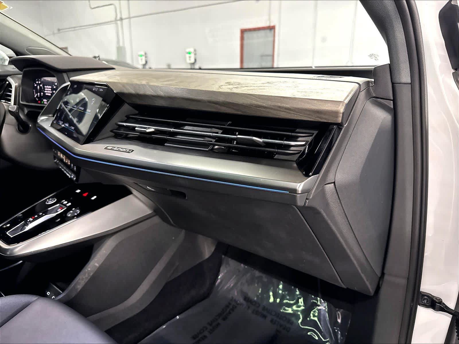 Used 2023 Audi Q4 e-tron Premium Plus AWD/4WD image 17
