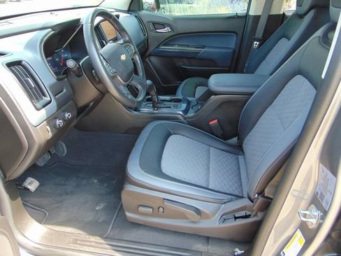 Used 2021 Chevrolet Colorado Z71 w/ Safety Package AWD/4WD image 10