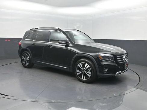 Used 2024 Mercedes-Benz GLB 250 image 32