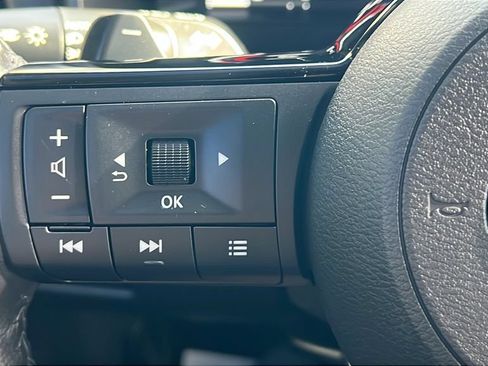 Used 2023 Nissan Rogue Platinum w/ Platinum Premium Package FWD image 21