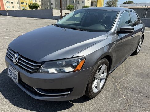 Used 2014 Volkswagen Passat 1.8T Wolfsburg Edition image 3