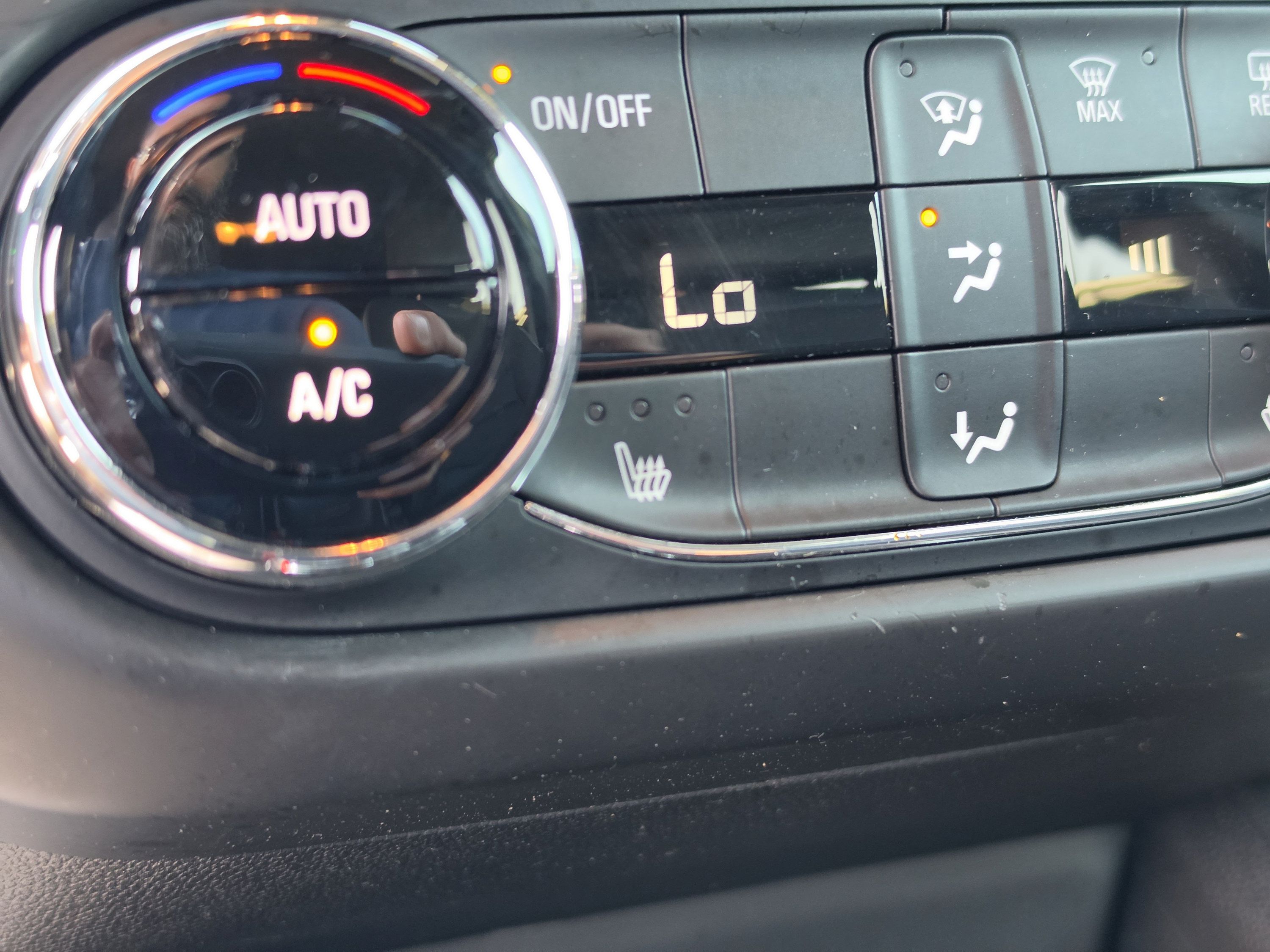 Used 2023 Chevrolet TrailBlazer RS FWD image 29