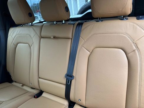 Used 2024 Land Rover Defender 110 S image 14