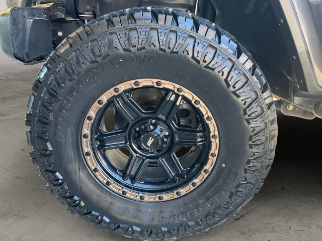 Used 2021 Jeep Gladiator Sport AWD/4WD image 9