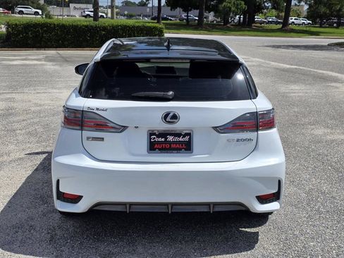 Used 2015 Lexus CT 200h w/ Navigation Package FWD image 3