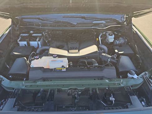 Used 2022 Toyota Tundra SR5 w/ SR5 Convenience Package image 31