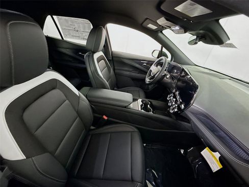 New 2026 Chevrolet Blazer EV LT image 21